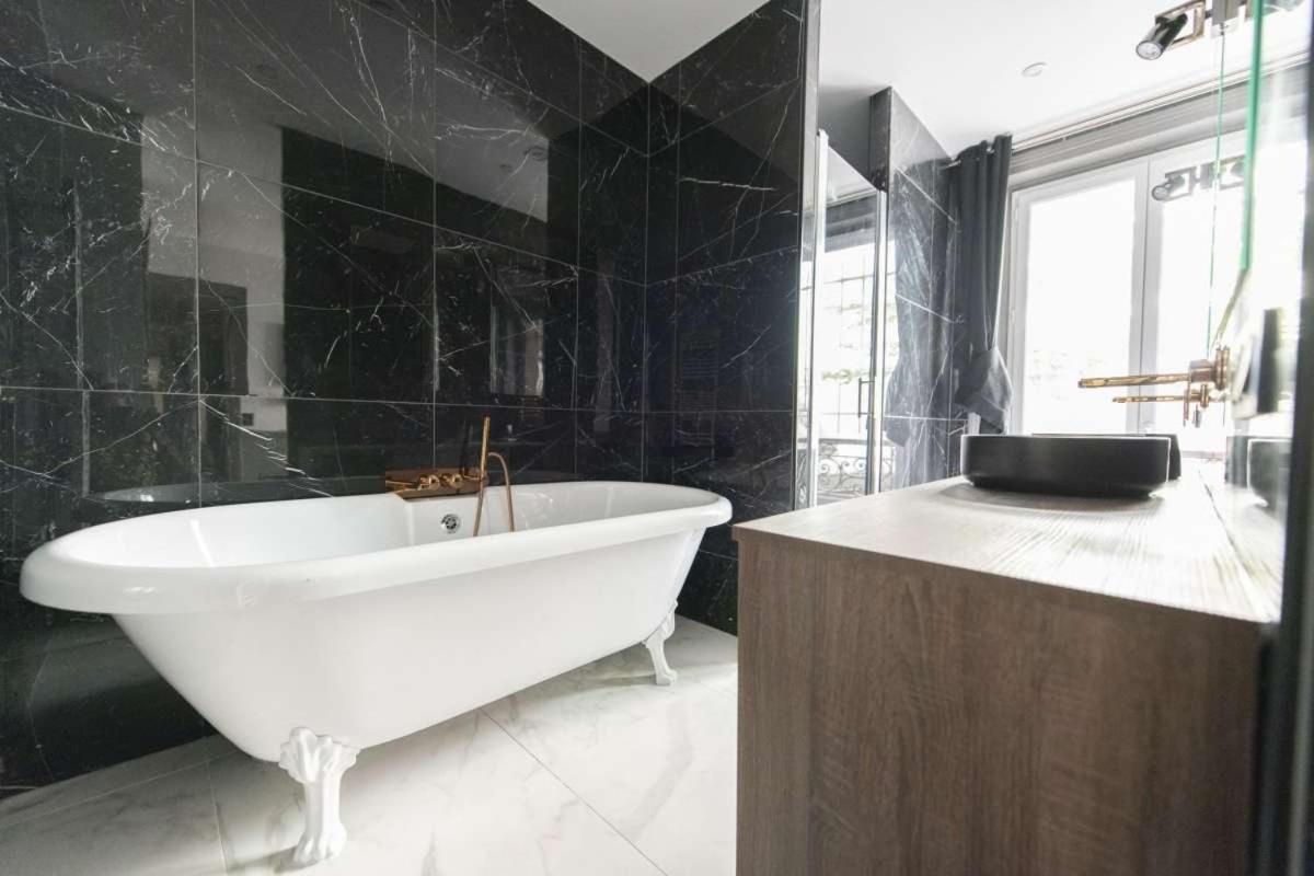 Marianne Apartment Париж Екстериор снимка